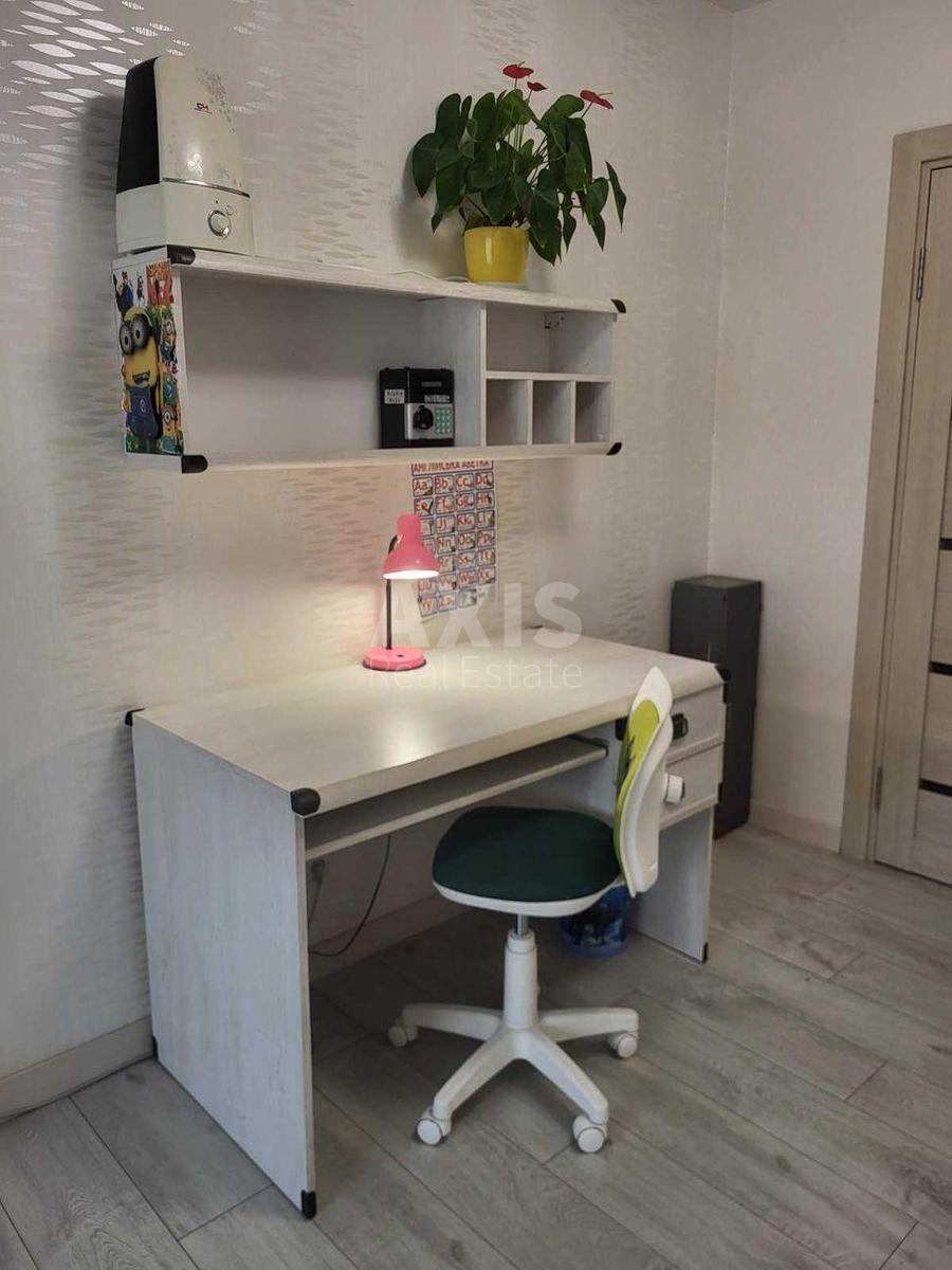 1k apartment vul. Myhajla Maksymovycha 7А4