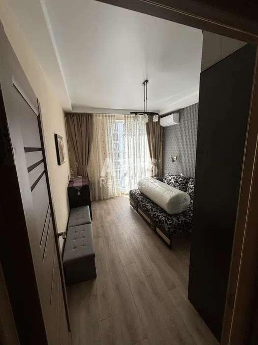 1k apartment vul. Myhajla Maksymovycha 242