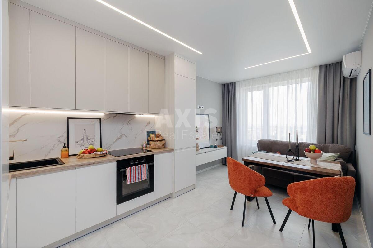 2k apartment vul. Yulia Zdanovska 46/1