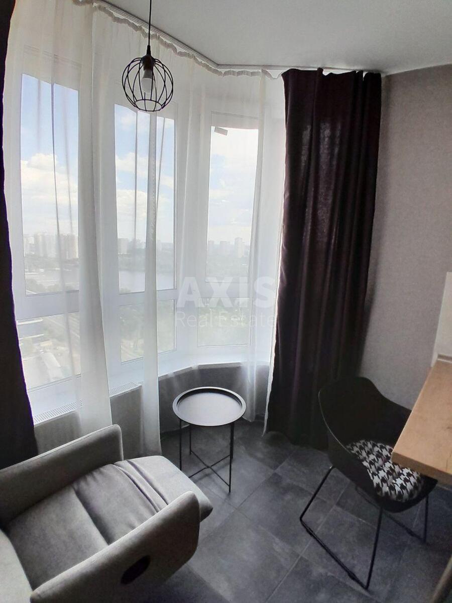 1k apartment nab. Dniprovs'ka 17В1