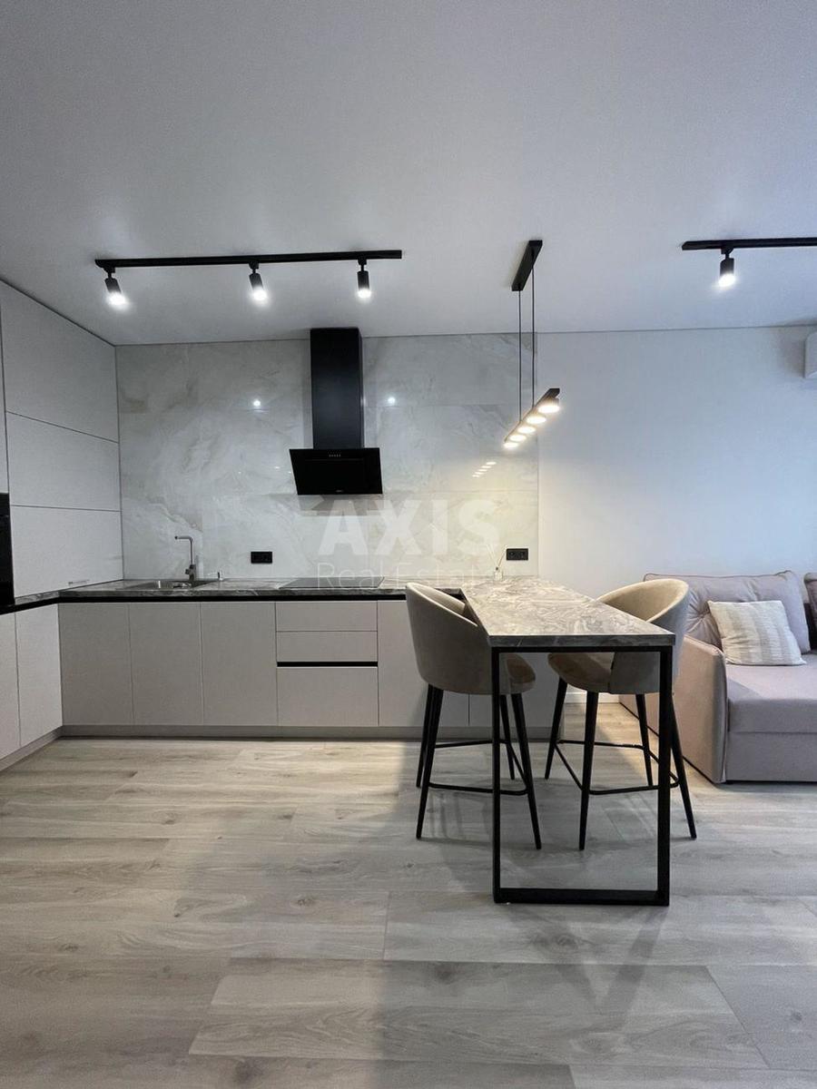 2k apartment vul. Antonovycha 1090
