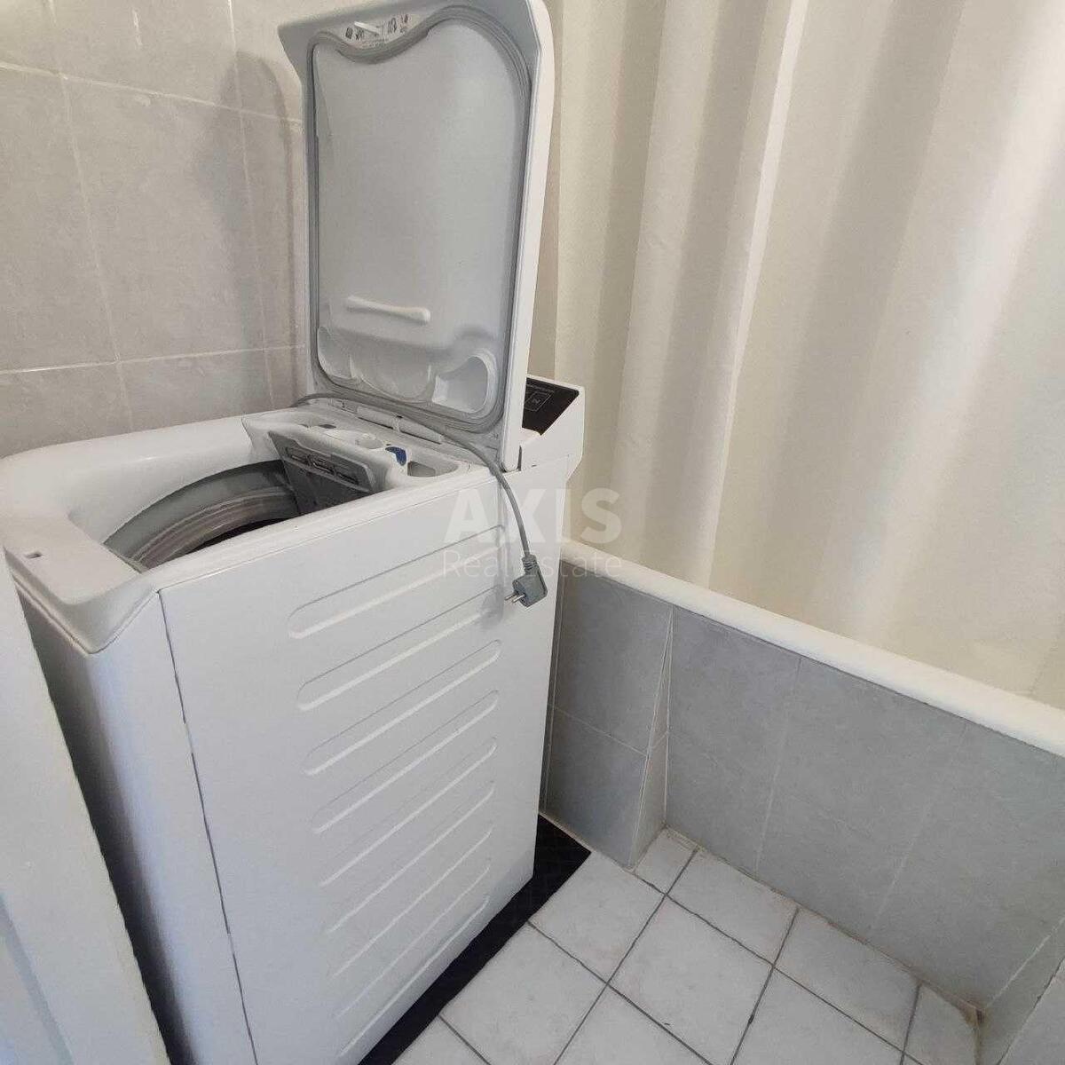 3k apartment vul. Pryrichna 295592110