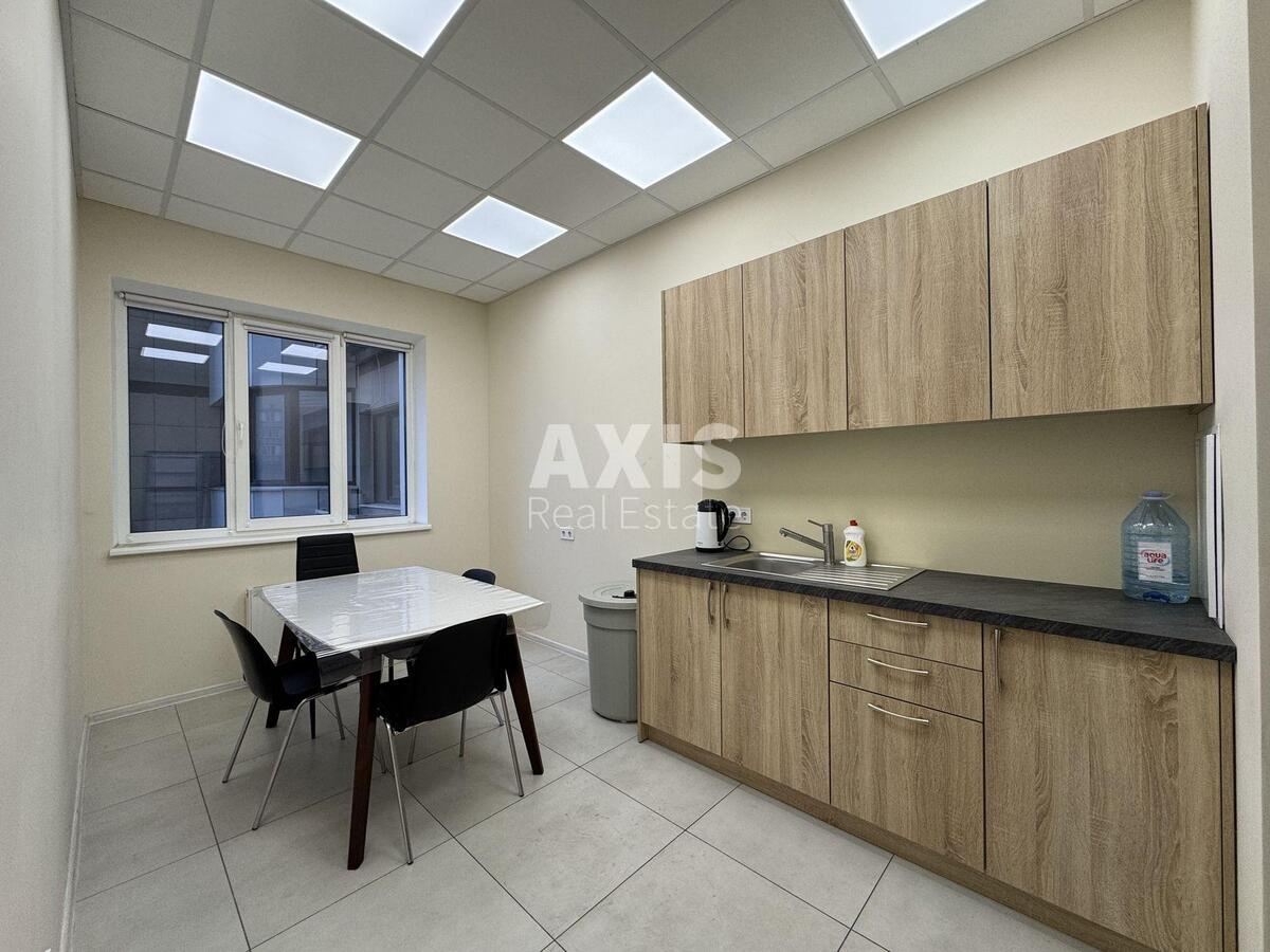 Office vul. Dragomyrova Myhajla 2А, 165m2549965