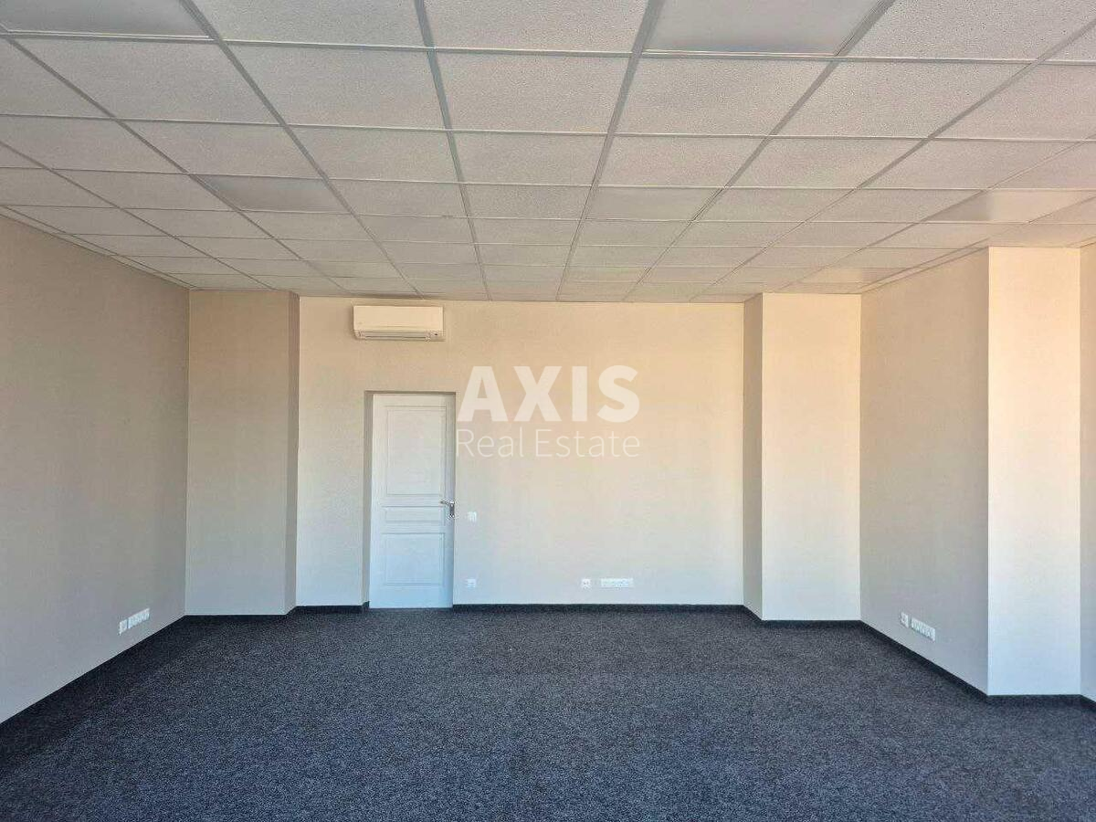 Office vul. Golosii'vs'ka 17, 40m21