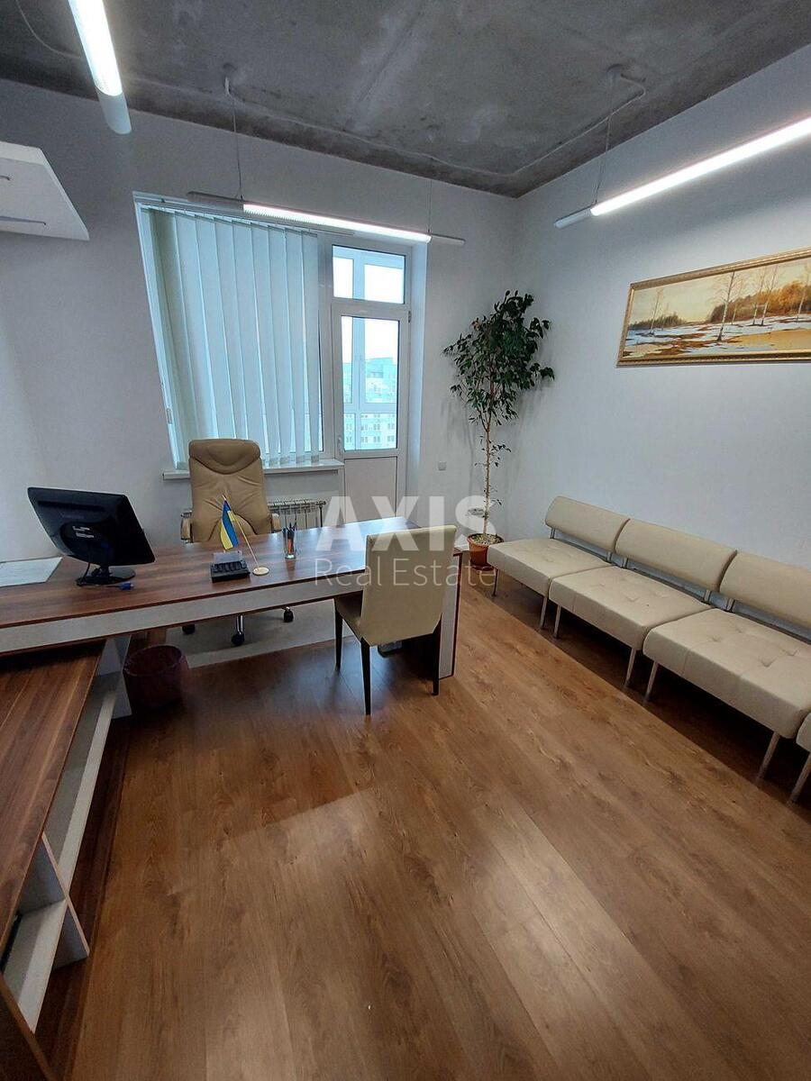 Office vul. Malozemel'na 75Д, 49m2