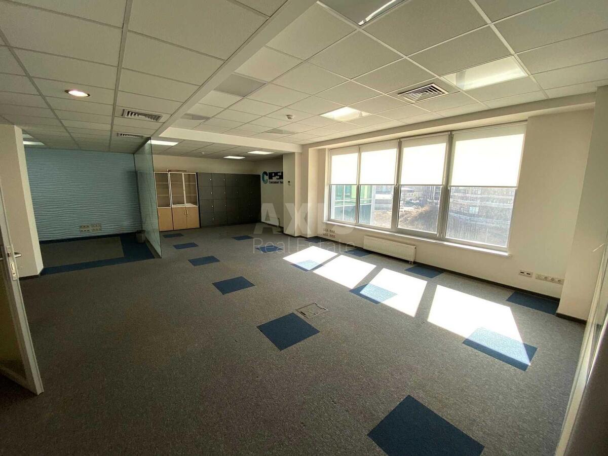 Office vul. Degtjarivs'ka 27Т, 600m2568372