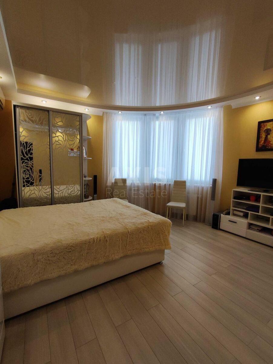 1k apartment vul. Revuc'kogo 7В6235610