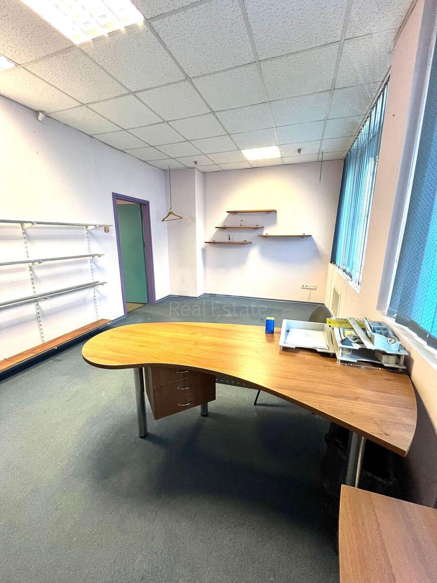 Trade object vul. Puljuja Ivana 5, 255m2577708