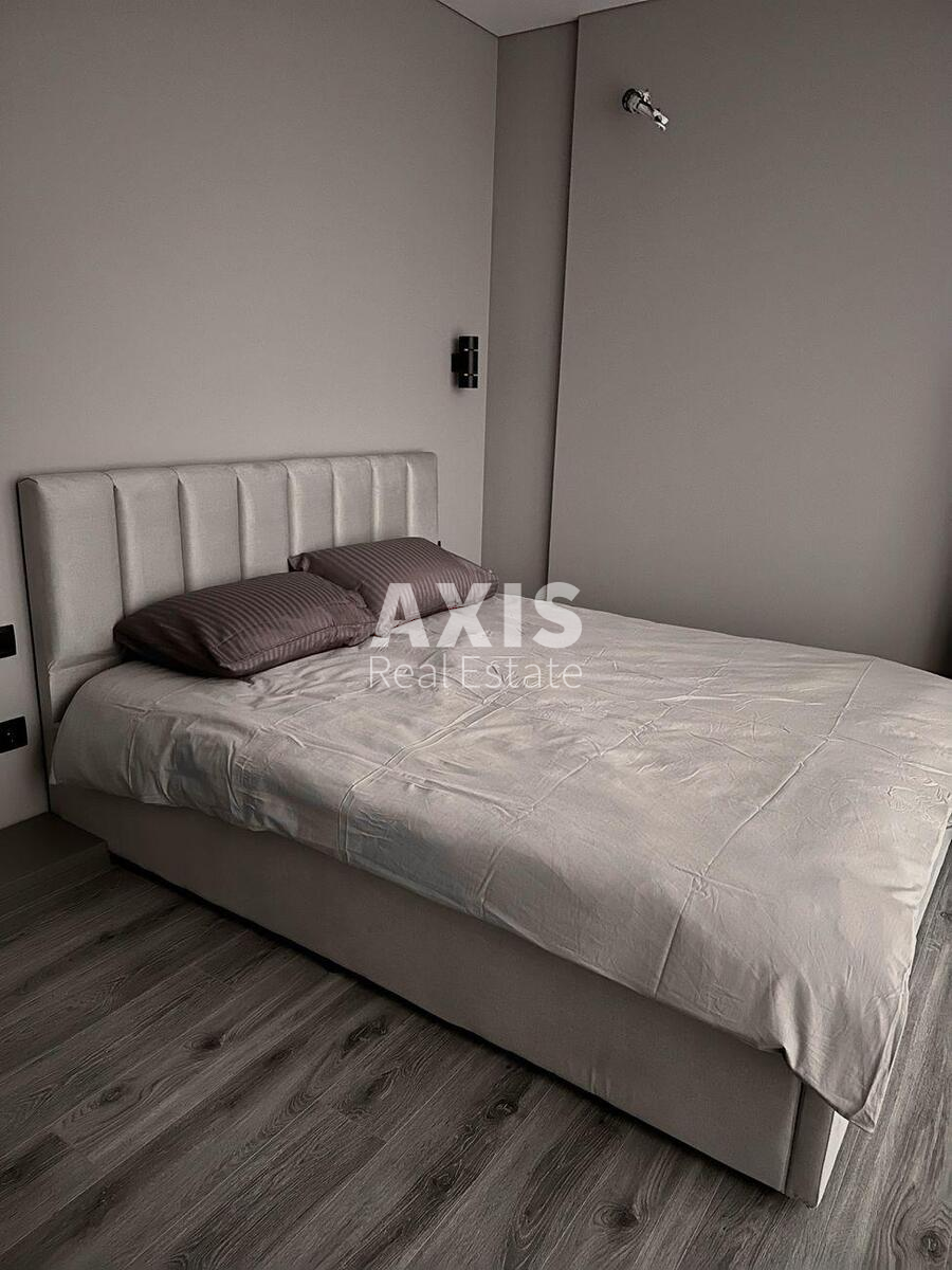 3k apartment nab. Dniprovs'ka 153