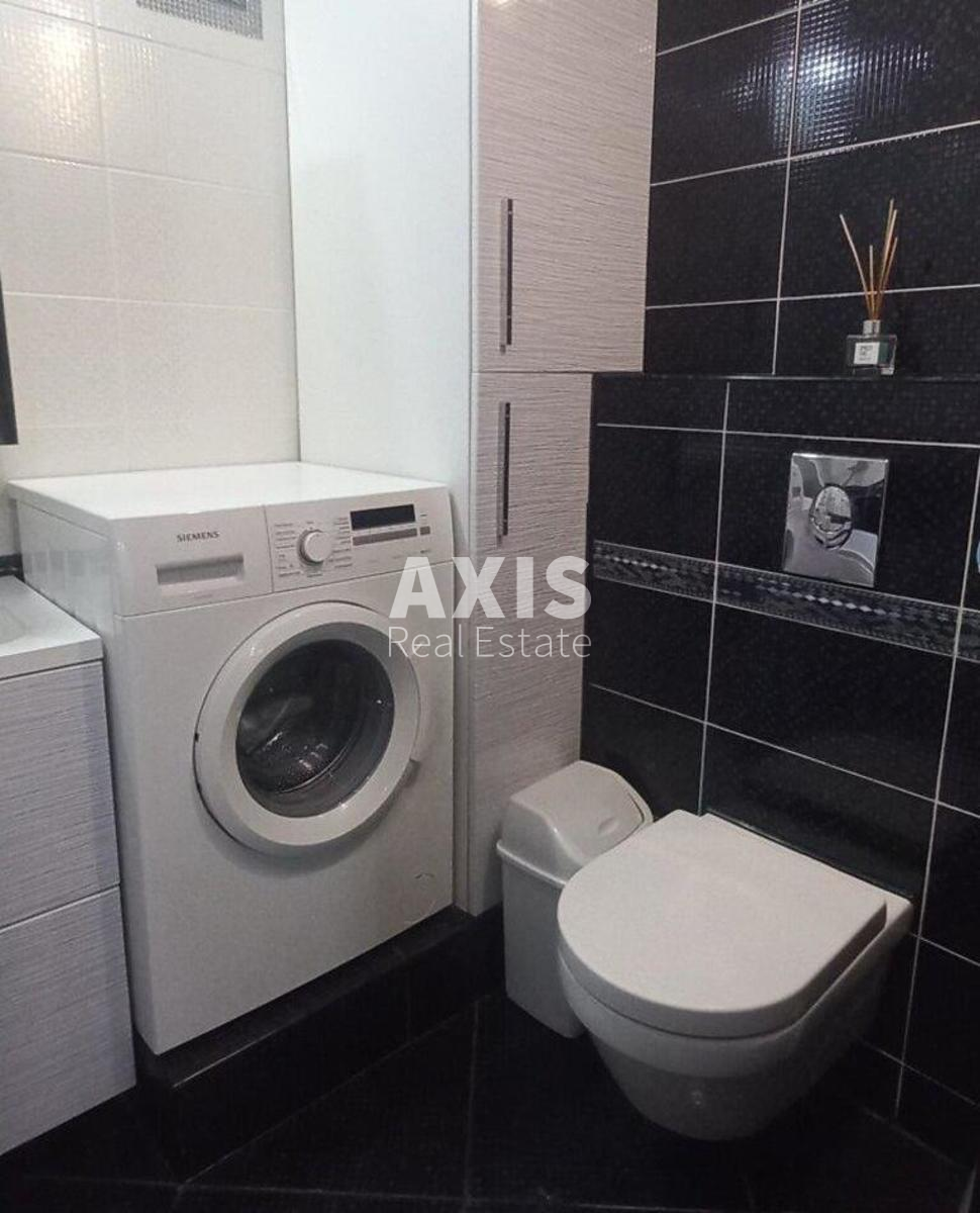 3k apartment vul. Makii'vs'ka 75