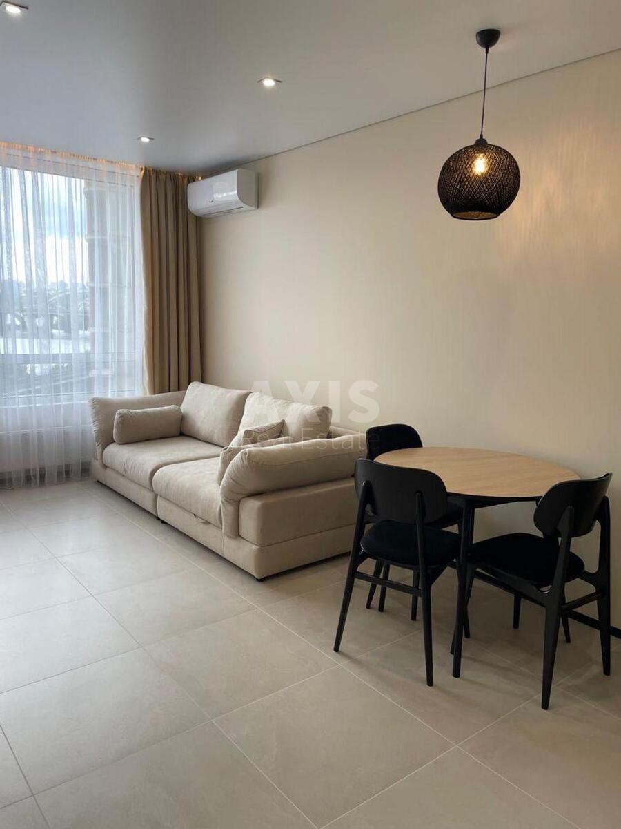 2k apartment nab. Dniprovs'ka 15Д1