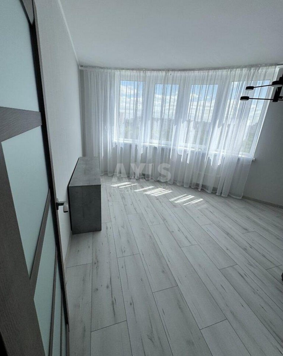 2k apartment vul. Voskresens'ka 2В4