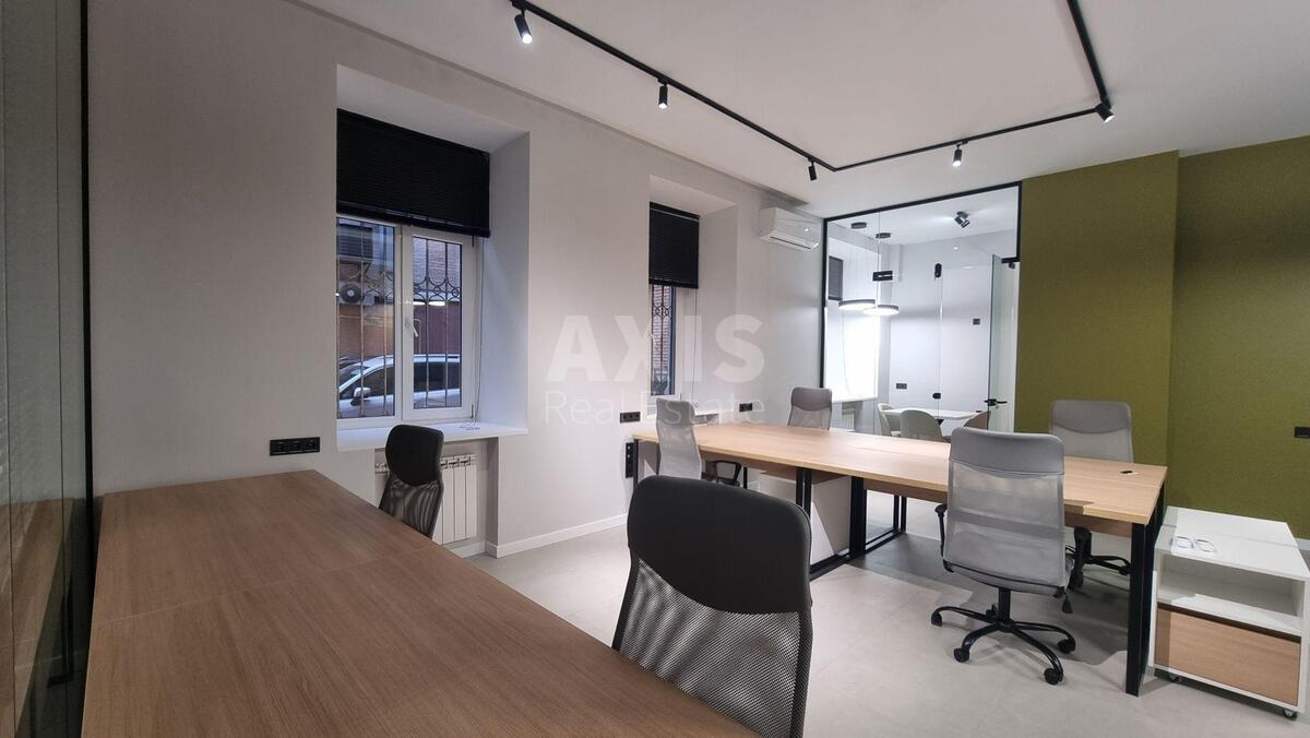 Office vul. Volodymyrs'ka 81Б, 720m263138