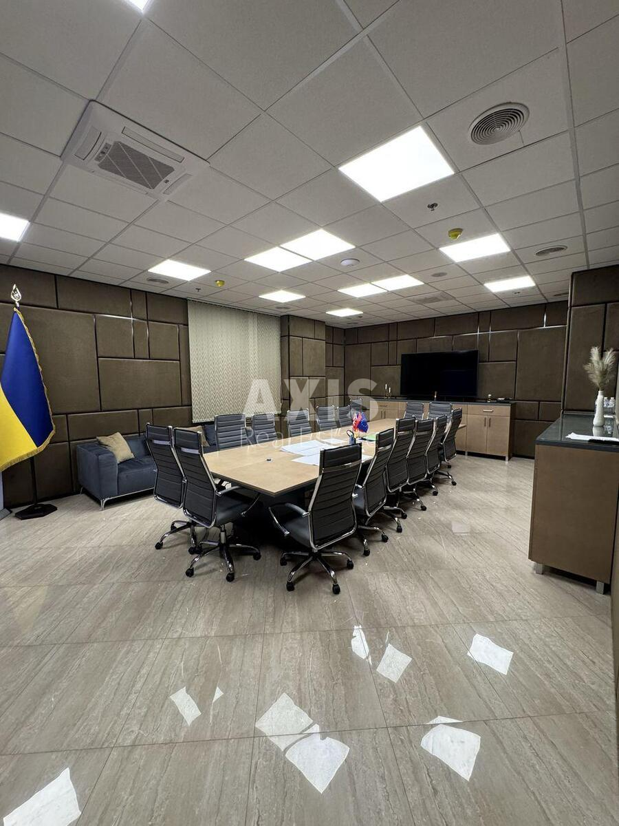 Office uzv. Klovs'kyj 7А, 960m2