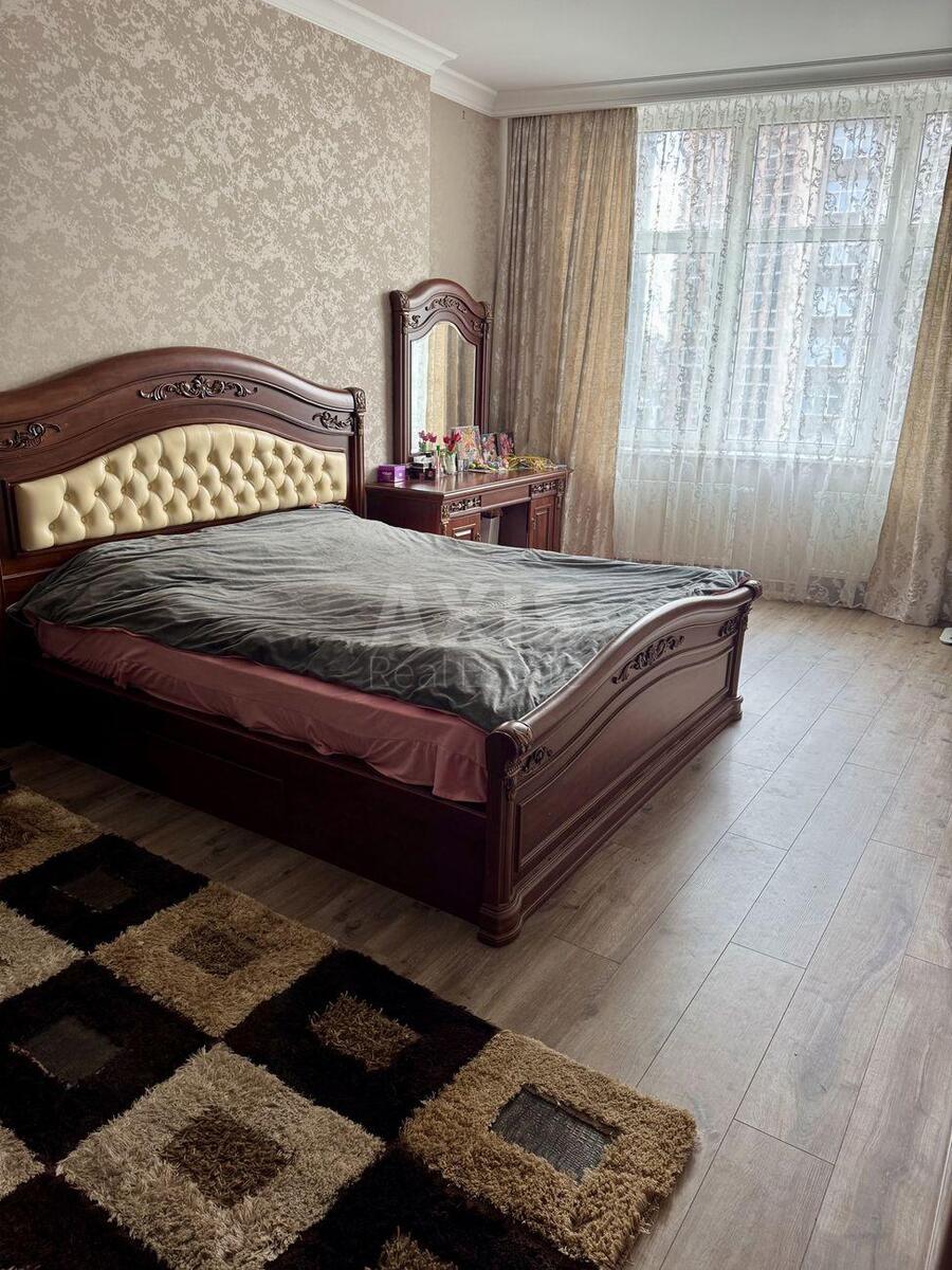 4k apartment vul. Glybochyc'ka 32603473