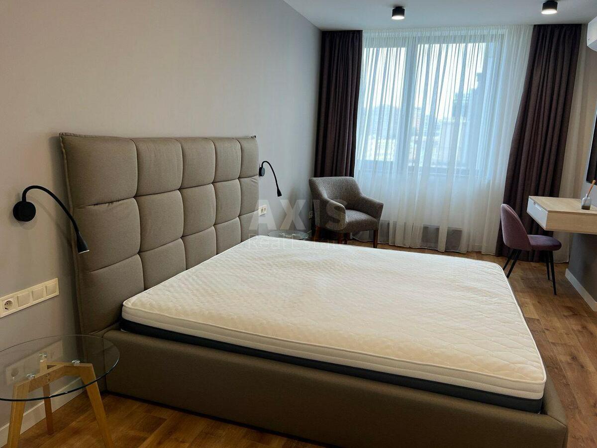 2k apartment vul. Antonovycha 744