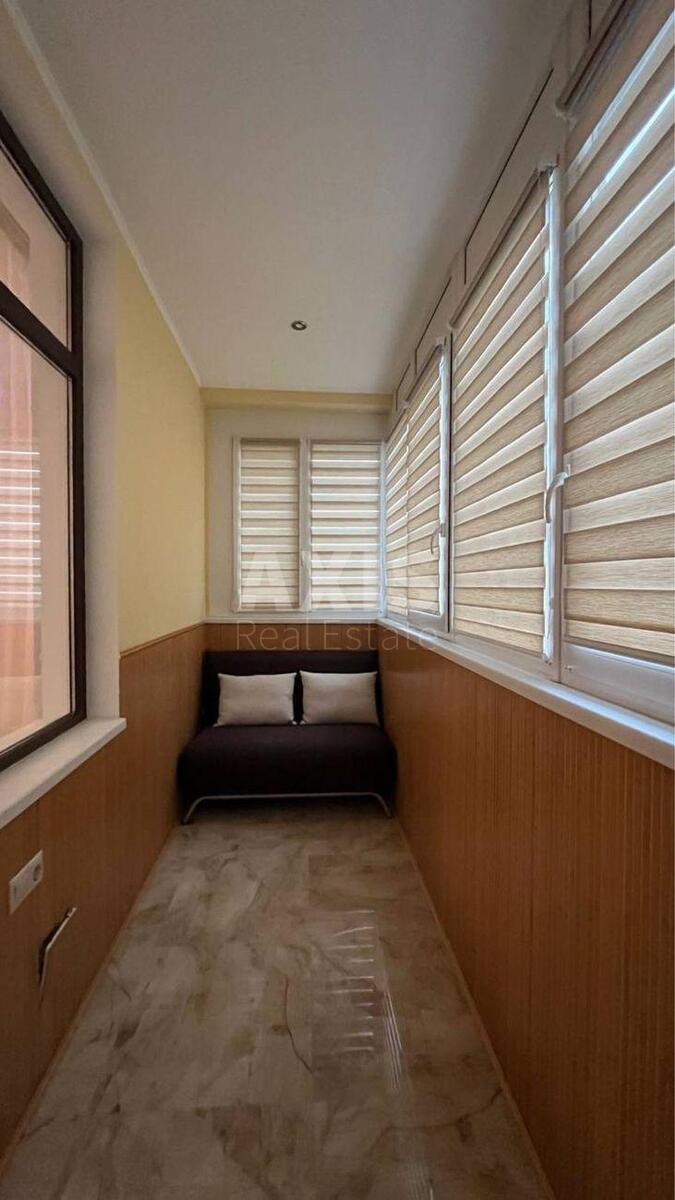 1k apartment vul. Dragomyrova Myhajla 1210