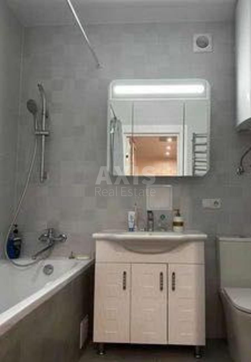 2k apartment vul. Rodyny Kristeriv 18/65
