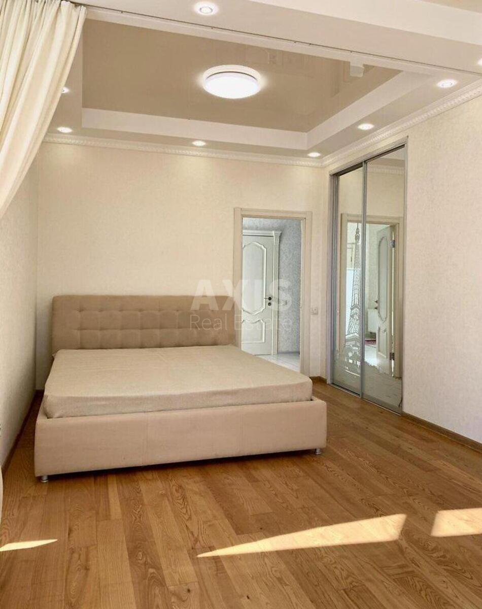 1k apartment vul. Jevgena Konoval'cja 34А2