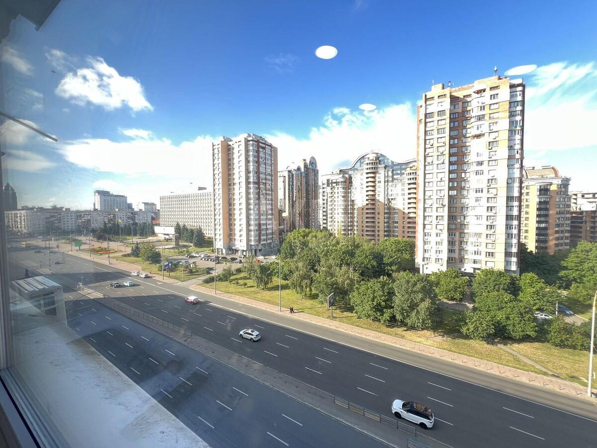 Офис бул. Леси Украинки 28, 96м211