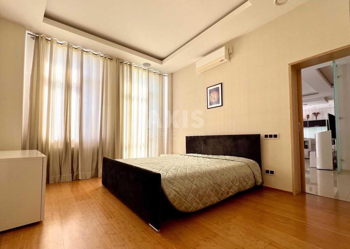 2k apartment vul. Sofii'vs'ka 127