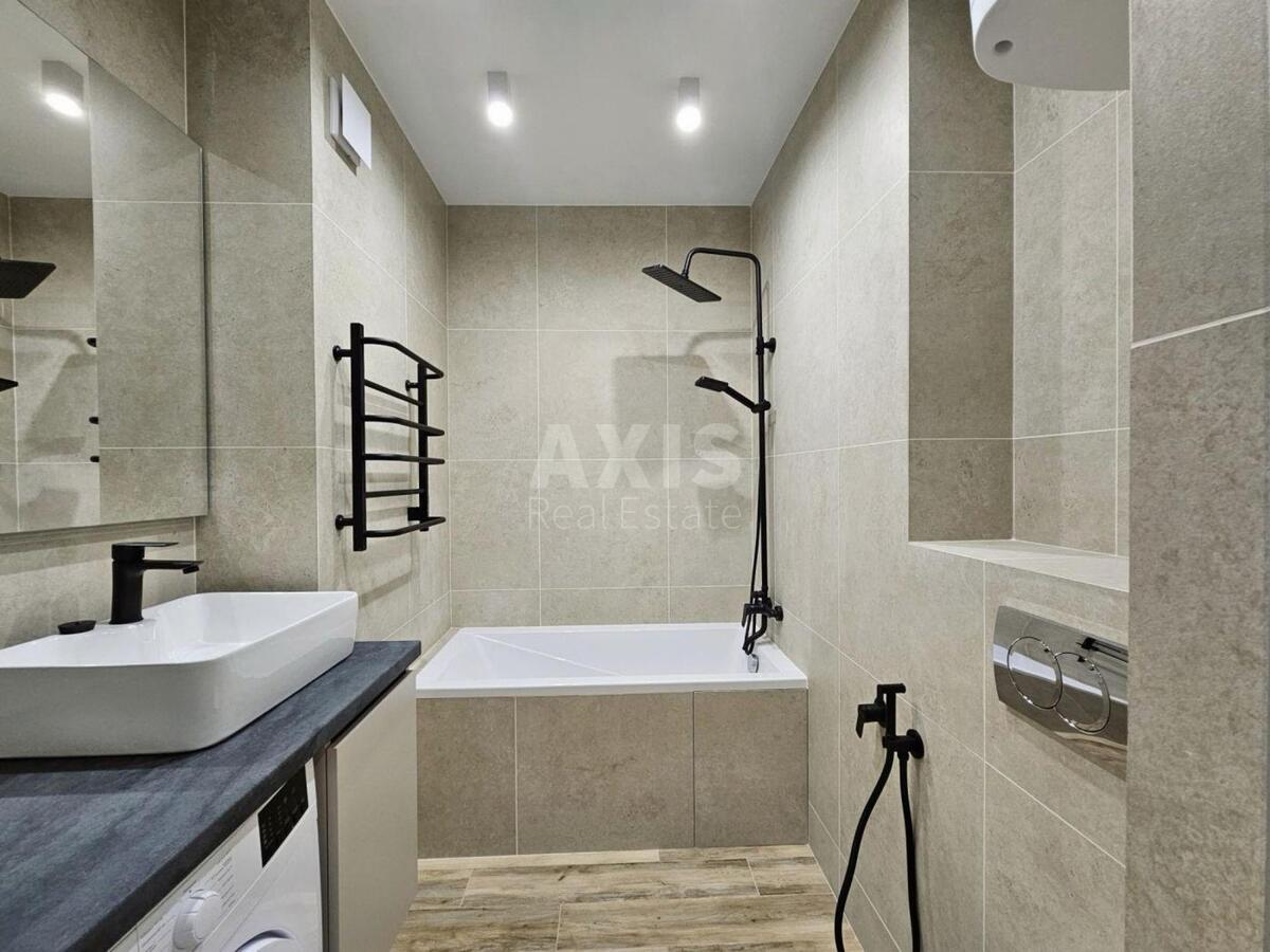 2k apartment vul. Bulahovs'kogo Akademika 25