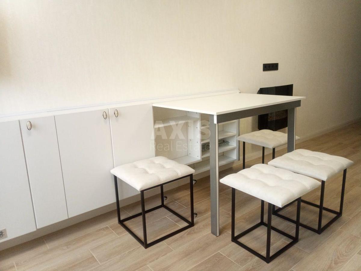 1k apartment vul. Bulahovs'kogo Akademika 20