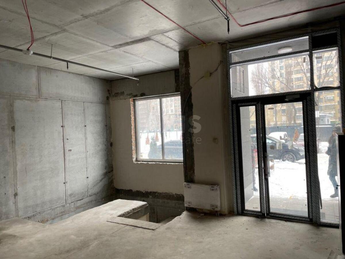 Trade object vul. Sverstjuka Jevgena 4, 210m23