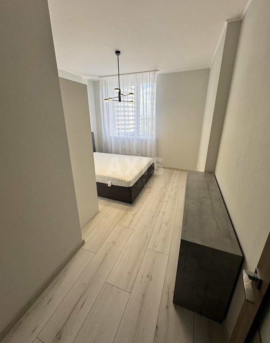 2k apartment vul. Voskresens'ka 2В5