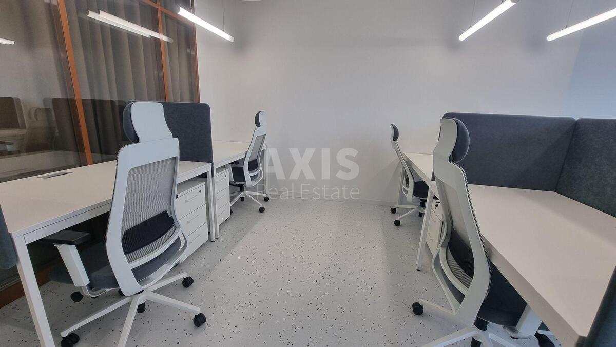 Office vul. Volodymyrs'ka 81Б, 720m2631380