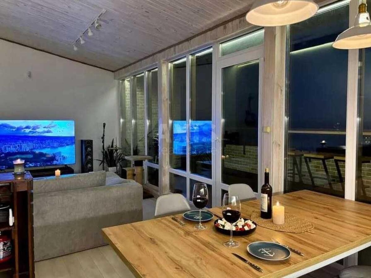 1k apartment vul. Radystiv 320