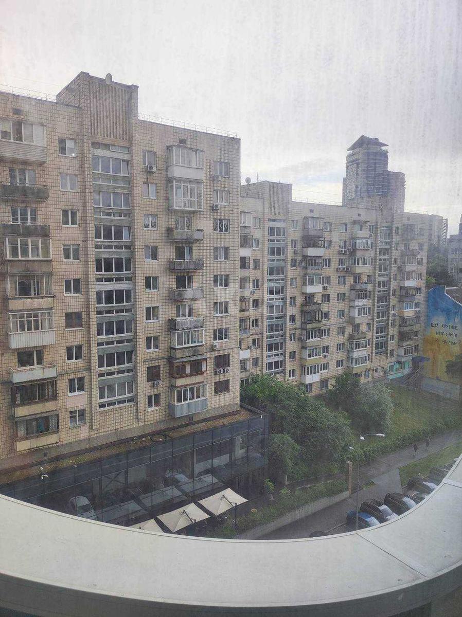 1k apartment vul. Mel'nykova 11А3