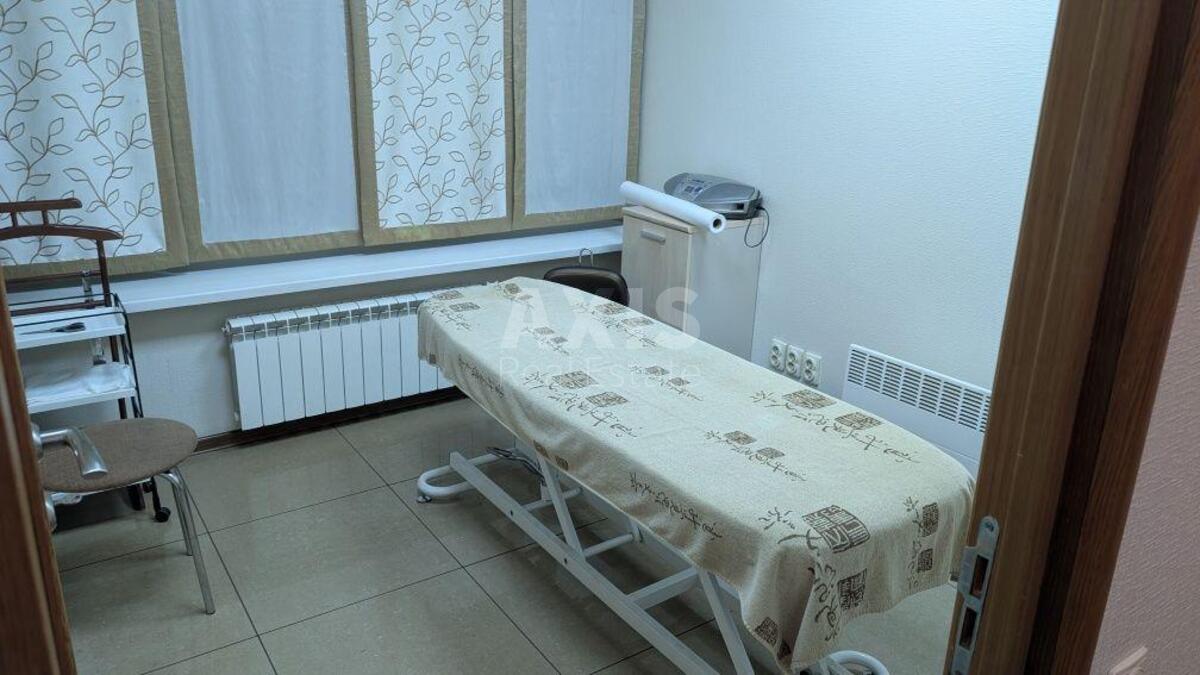 Объект торговли ул. Янгеля Академика 4, 126м25
