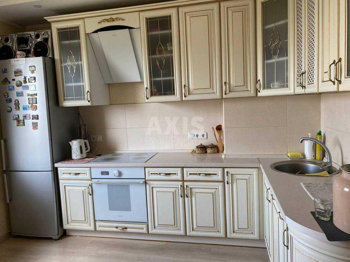 3k apartment vul. Urlivs'ka 30