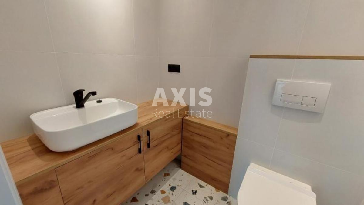 Офис ул. Михаила Максимовича 24, 30м2402342
