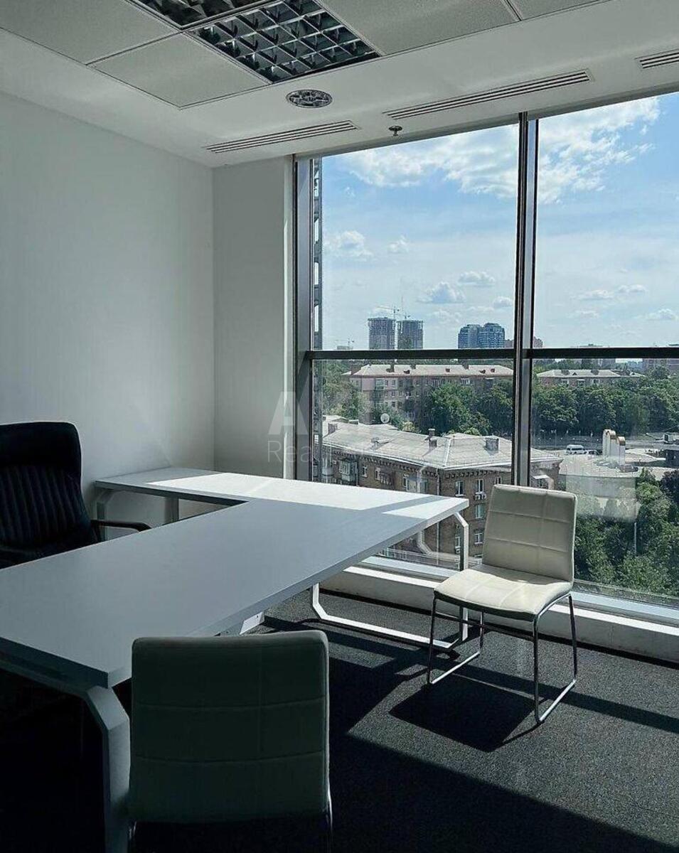 Office vul. Mechnykova 2, 140m22