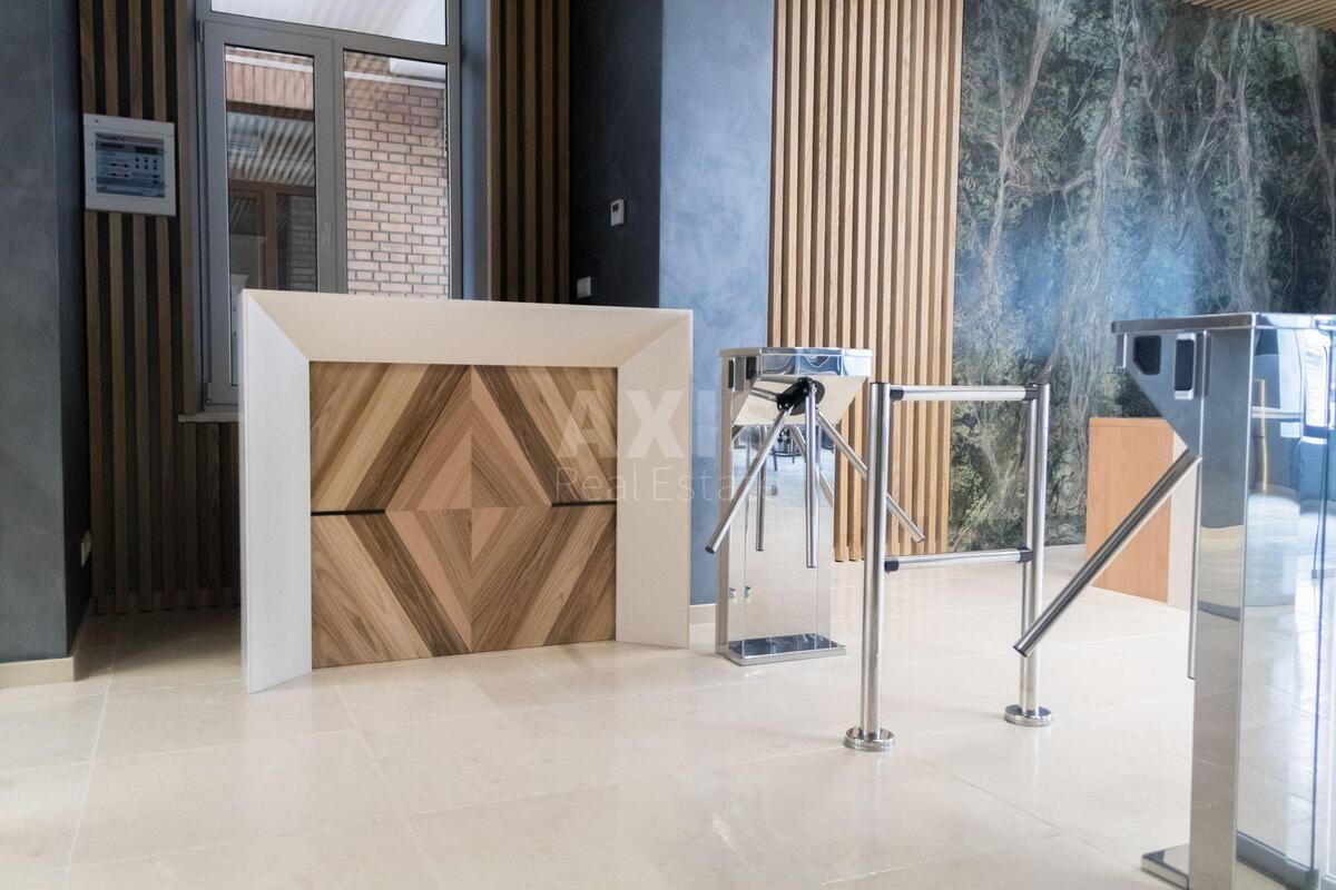 Office vul. Petljury Symona 14, 1795m25838013