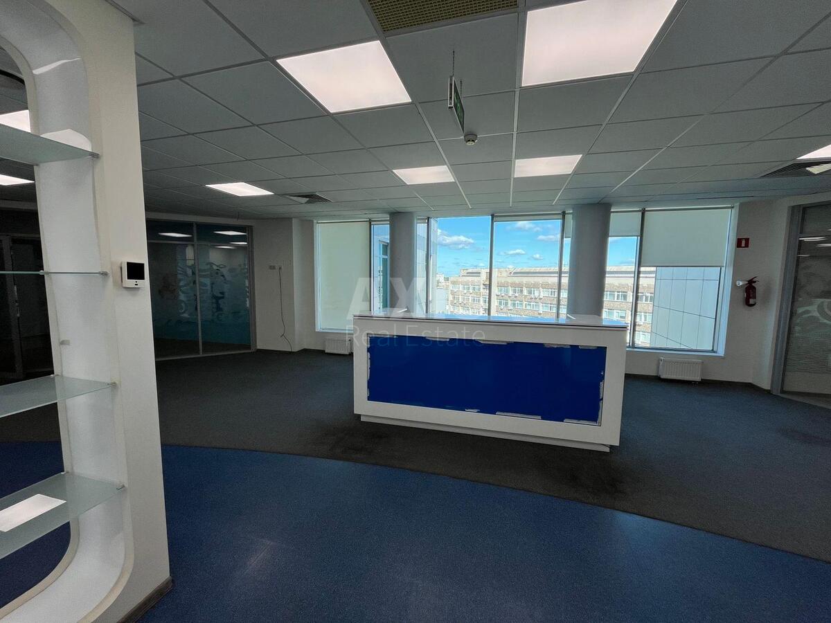 Office vul. Degtjarivs'ka 27Т, 700m21
