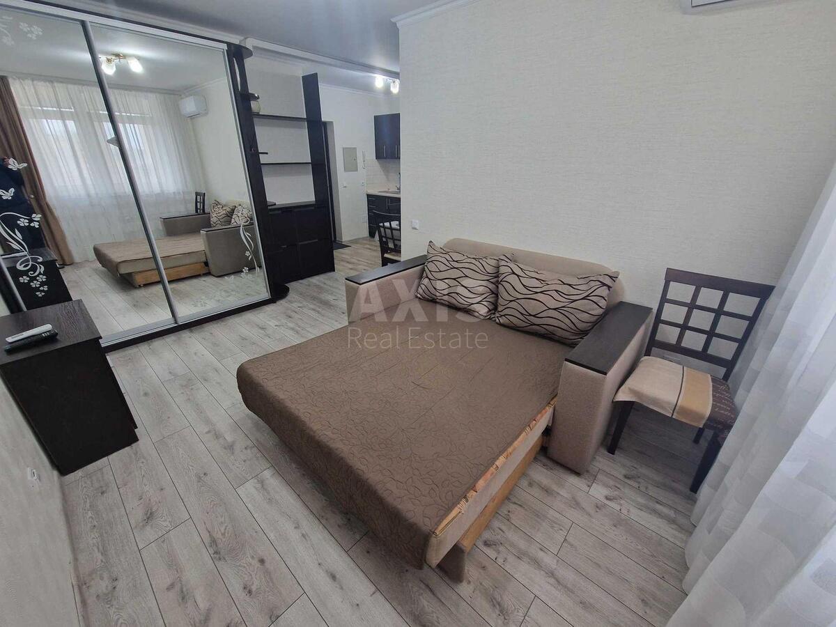 1k apartment nab. Dniprovs'ka 17А3