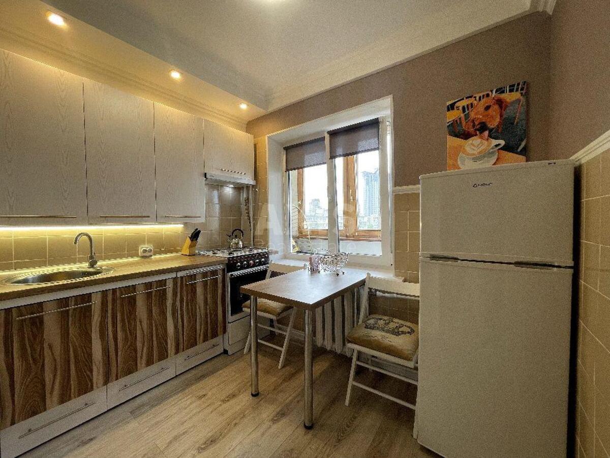 1k apartment vul. Serafymovycha 5/1