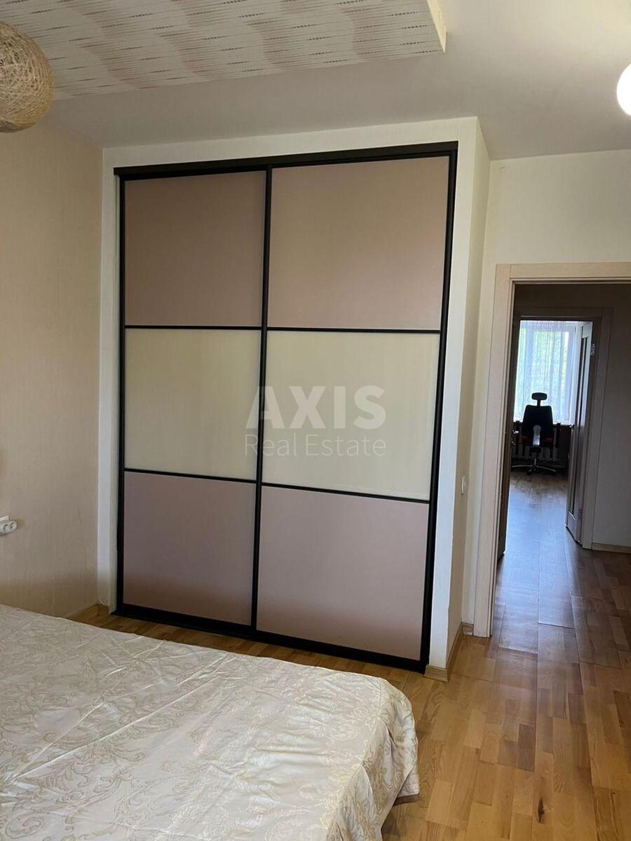 3k apartment vul. Bulahovs'kogo Akademika 5Б6