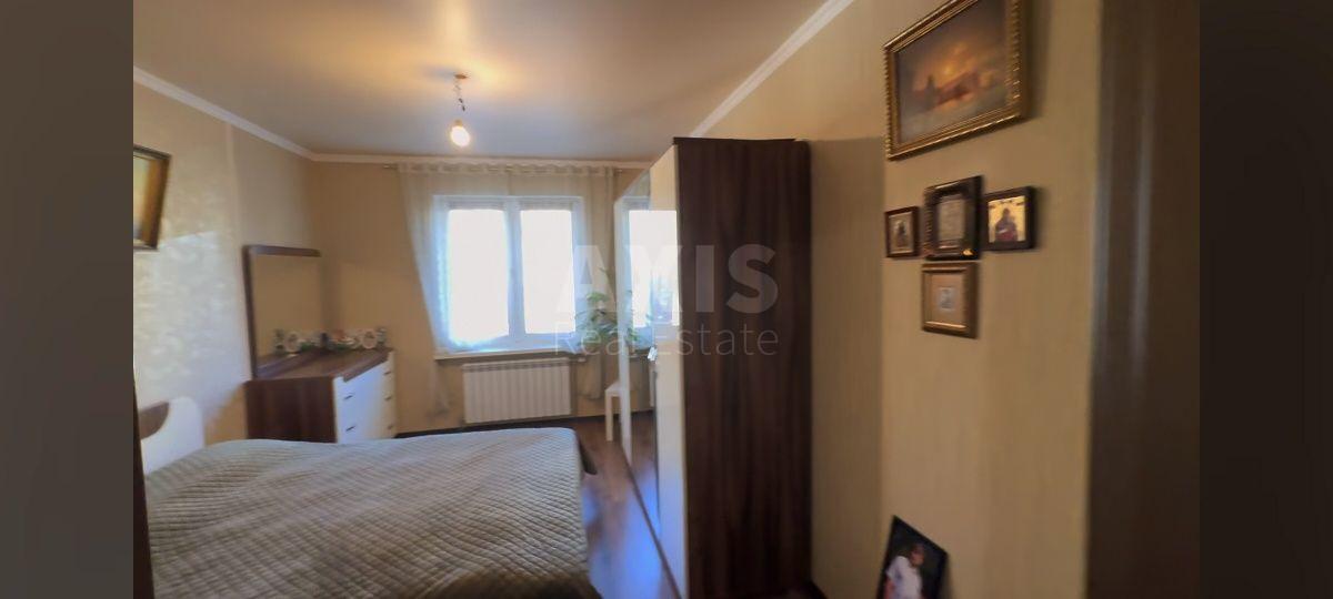 2k apartment vul. Myhajla Maksymovycha 9А8