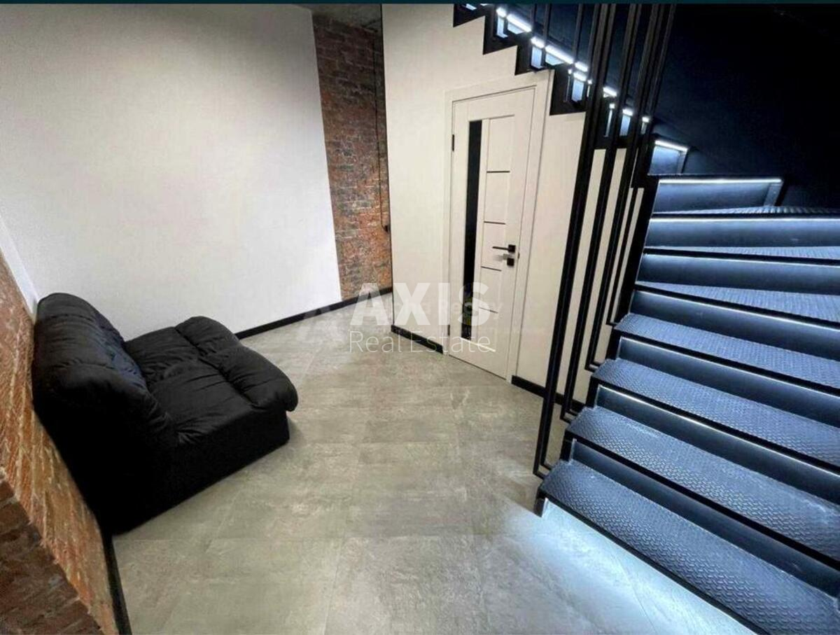 Office vul. Jevgena Konoval'cja 44А, 237m2593875