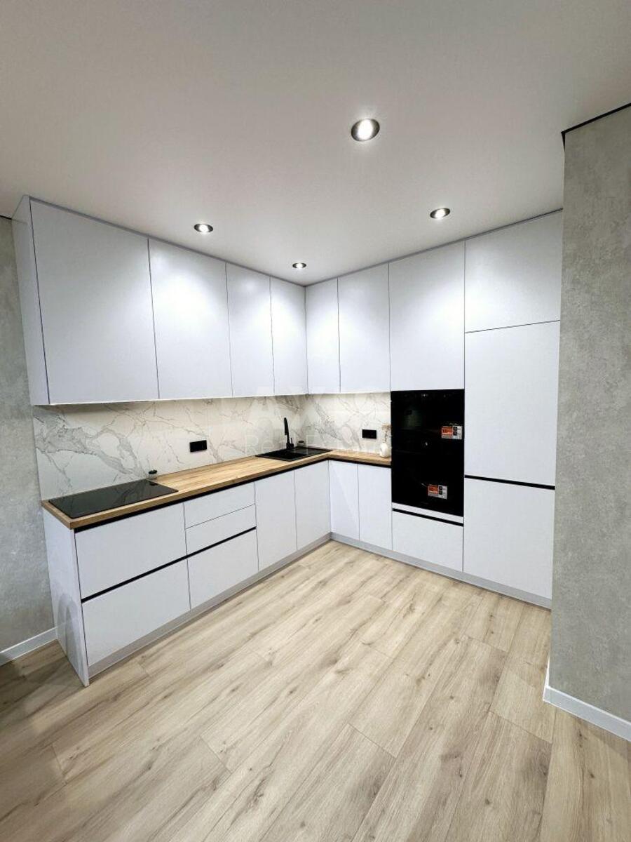 1k apartment vul. Rodyny Kristeriv 2064032