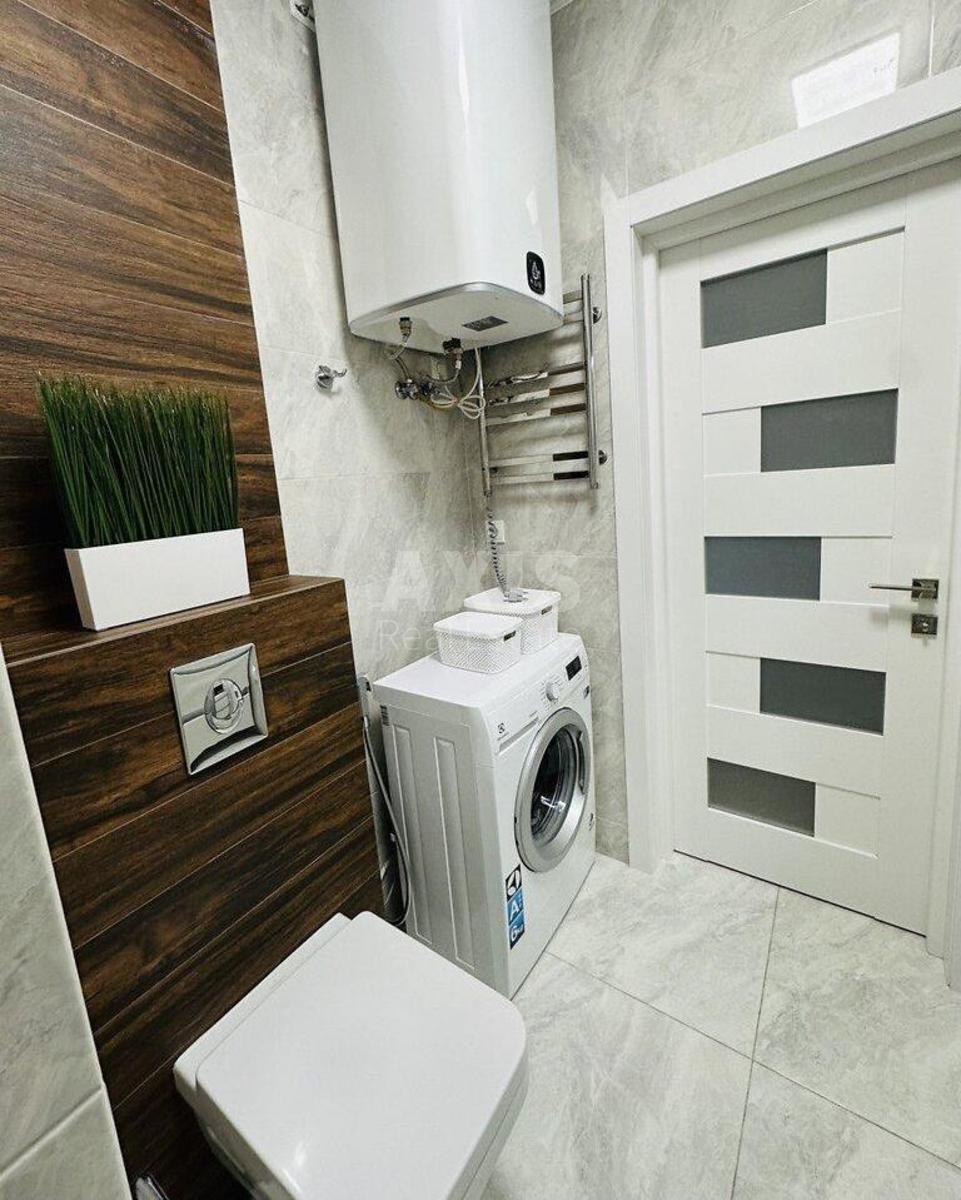 1k apartment vul. Zlatoustivs'ka 303