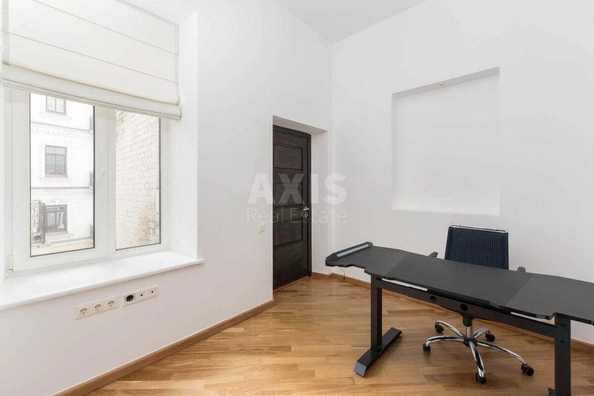 3k apartment vul. Kruglouniversytets'ka 68