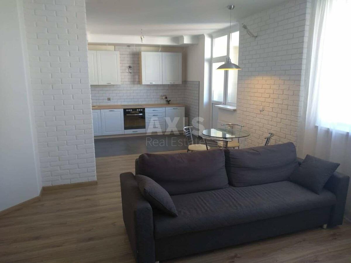 3k apartment vul. Oleny Pchilky 815