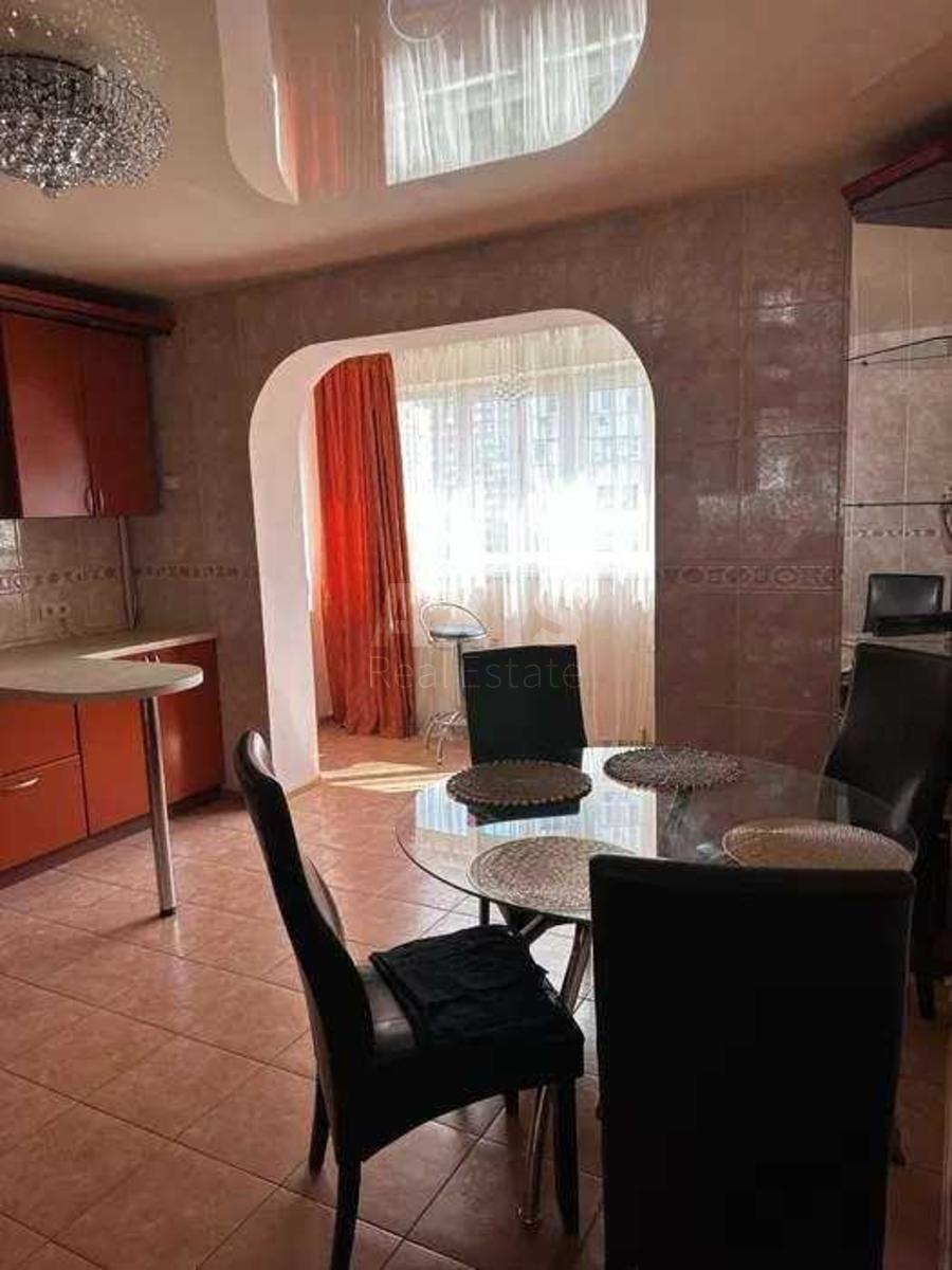 2k apartment vul. Urlivs'ka 51