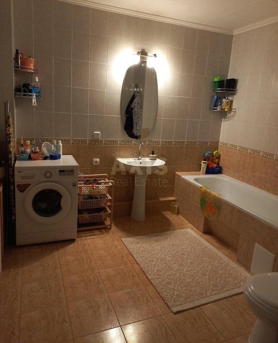 3k apartment vul. Ahmatovoi' Anny 431