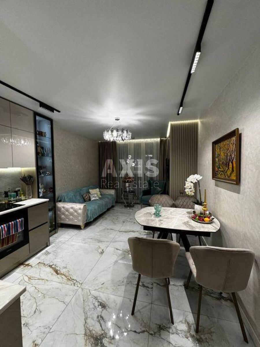 2k apartment vul. Mykil's'ko-Slobids'ka 1011